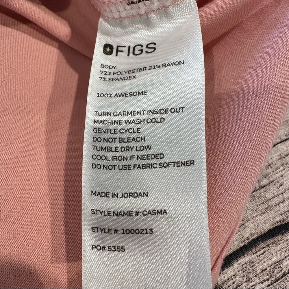 Figs Women's Wide Leg Scrub Set in Light Pink - Picture 7 of 13
